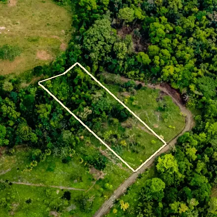 Parcel 3 seen from above by drone, boundary drawn approximately