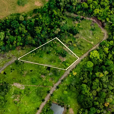 Parcel 4 seen from above by drone, boundary drawn approximately