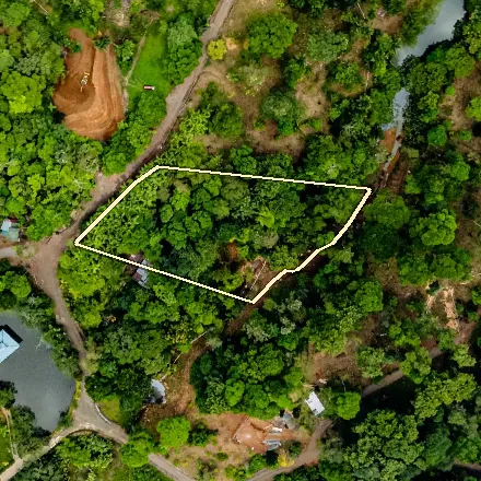 Parcel 22 seen from above by drone, boundary drawn approximately